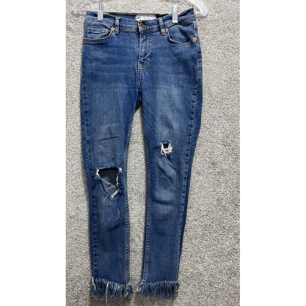 Free People Jeans Women's 26 Blue Skinny Leg Distressed Raw Hem Vintage‎